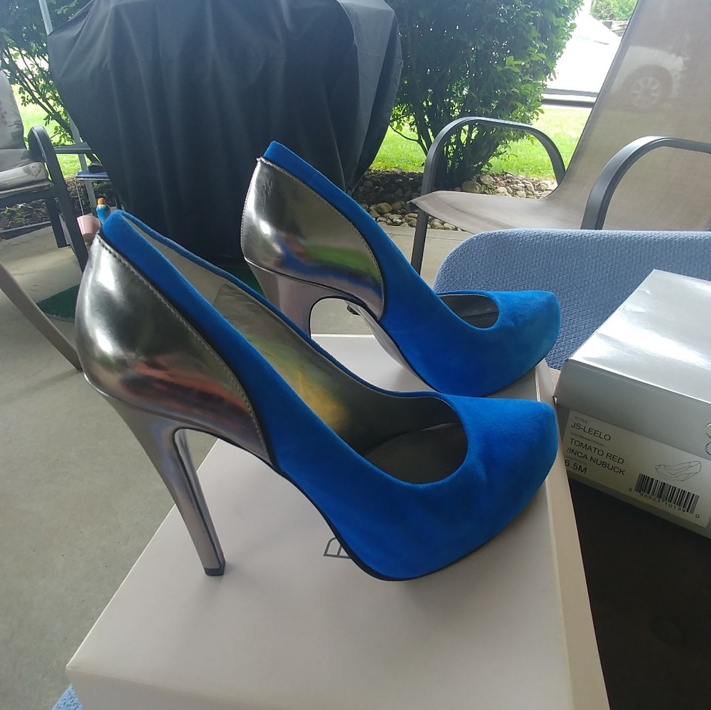 BCBG max azria Paeyton blue suede high heel pumps